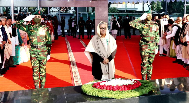 স্বদেশ প্রত্যাবর্তন দিবসে বঙ্গবন্ধুর প্রতি প্রধানমন্ত্রীর শ্রদ্ধা নিবেদন