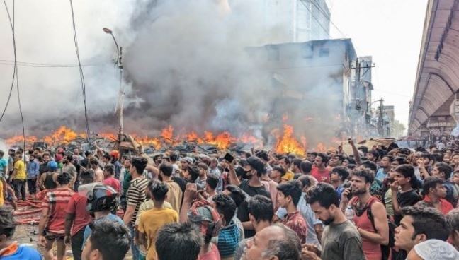 বঙ্গবাজারের আগুনের কারণ অনুসন্ধানে ফায়ার সার্ভিসের ৫ সদস্যের তদন্ত কমিটি