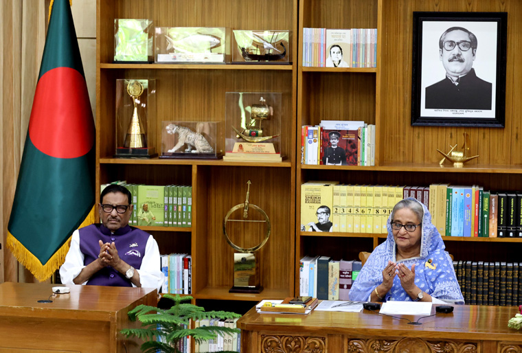 বাংলাদেশ অবশ্যই এগিয়ে যাবে : পদ্মা সেতুর ঋণ পরিশোধের কিস্তি গ্রহণকালে প্রধানমন্ত্রী