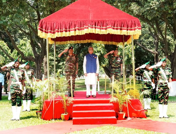 রাষ্ট্রপতিকে বঙ্গভবনে প্রথম গার্ড অনার প্রদান