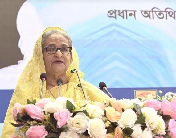 দেশপ্রেম ও আন্তরিকতার সঙ্গে নতুন কর্মকর্তাদের কাজ করার নির্দেশ প্রধানমন্ত্রীর