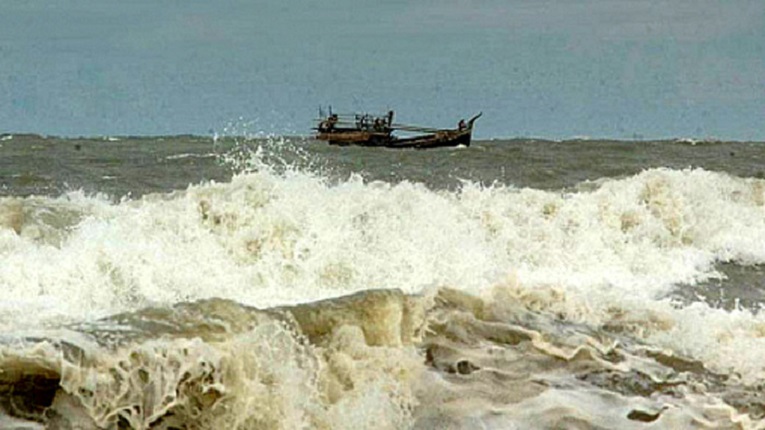 সাগরে লঘুচাপ সৃষ্টি