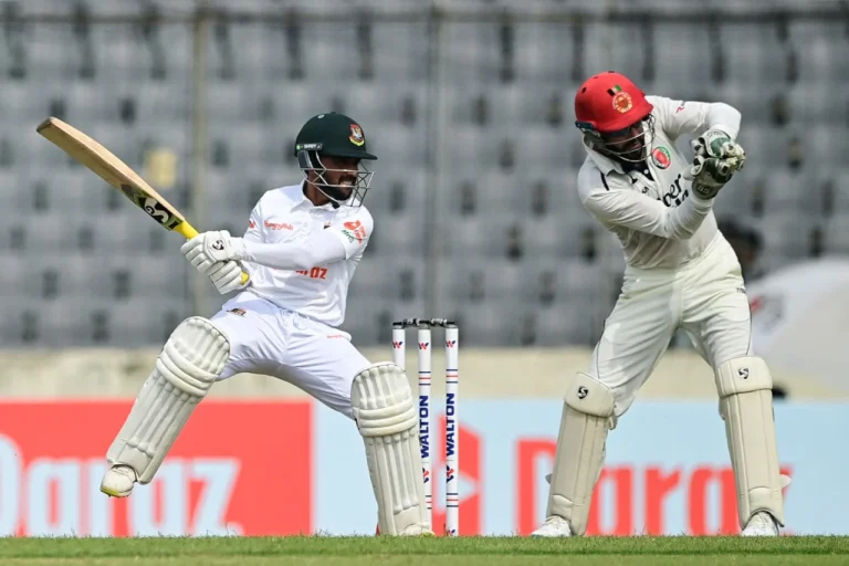 শান্ত-মোমিনুলের জোড়া সেঞ্চুরিতে বড় জয়ের স্বপ্ন দেখছে বাংলাদেশ