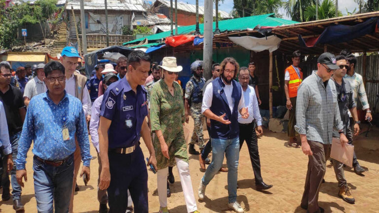 যুক্তরাষ্ট্রের প্রতিনিধিদলের কাছে দ্রুত প্রত্যাবাসনের দাবি রোহিঙ্গাদের