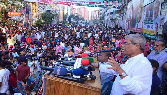 নির্বাচন যতই ঘনিয়ে আসছে ততই গায়েবি মামলায় আটক করা হচ্ছে : মির্জা ফখরুল