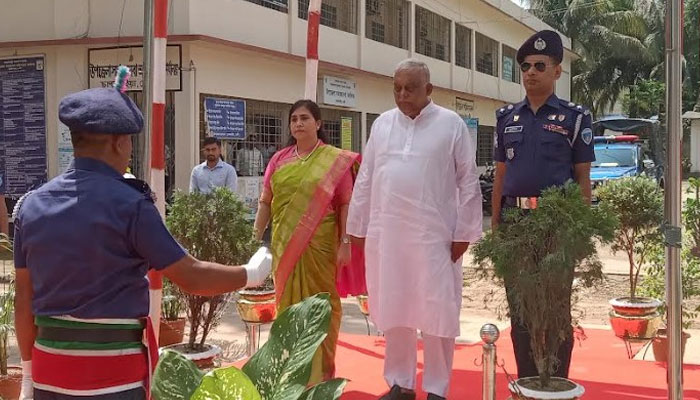 খালেদা জিয়ার চিকিৎসা প্রচলিত আইনে: স্বরাষ্ট্রমন্ত্রী