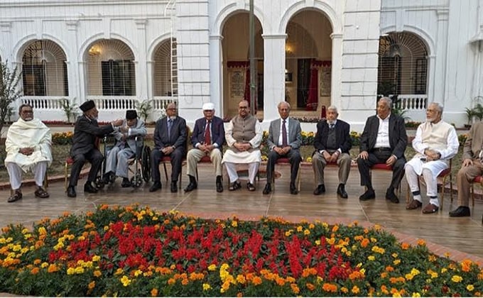 প্রধান বিচারপতির বাসভবনে মিলিত হয়েছেন সাবেক দশ প্রধান বিচারপতি