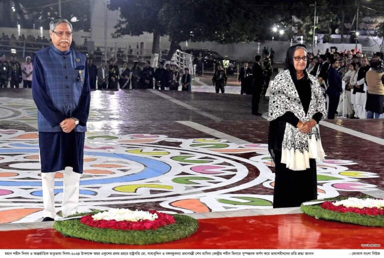 ভাষা শহীদদের প্রতি রাষ্ট্রপতি ও প্রধানমন্ত্রীর শ্রদ্ধা