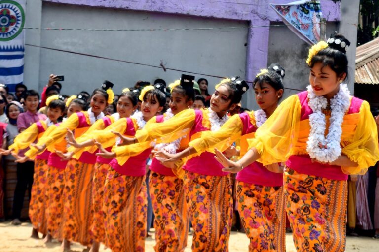 প্রধানমন্ত্রী সকল সংস্কৃতির সম্প্রদায়কে এক ছাতার নিচে ধরে রেখেছেন: পার্বত্য প্রতিমন্ত্রী