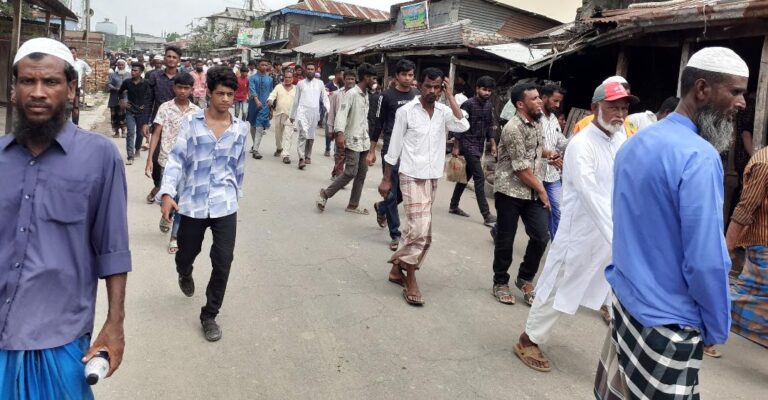 প্রধানমন্ত্রীর জনসভা স্থলে যেতে না পেরে মনকষ্ট নিয়ে বাড়ি ফিরে গেছেন বিশ হাজার লোক