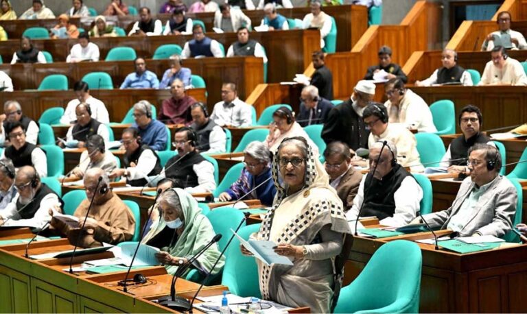 মালয়েশিয়ায় কর্মী পাঠাতে ব্যর্থতায় দায়ীদের বিরুদ্ধে ব্যবস্থা নেয়া হবে: প্রধানমন্ত্রী