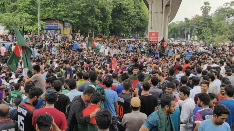 আন্দোলনকারীদের ঘোষণা: স্থায়ী সমাধান ছাড়া রাজপথ ছাড়ব না