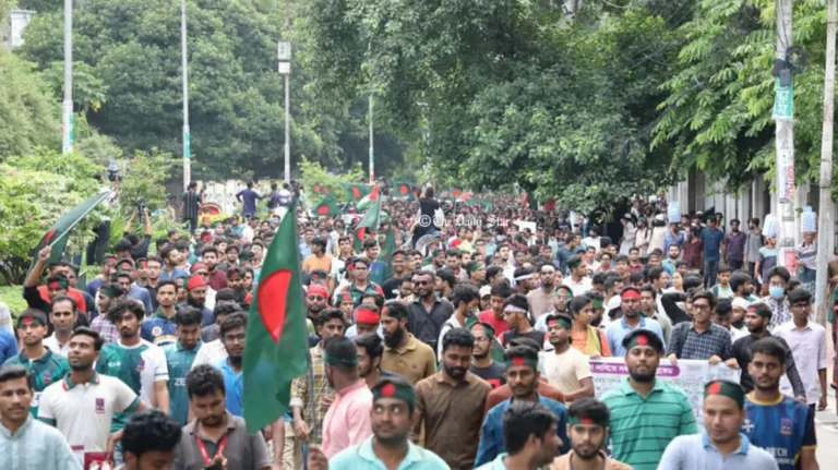 কোটাবিরোধী আন্দোলনকারীদের উদ্দেশে হুঁশিয়ারি বার্তা