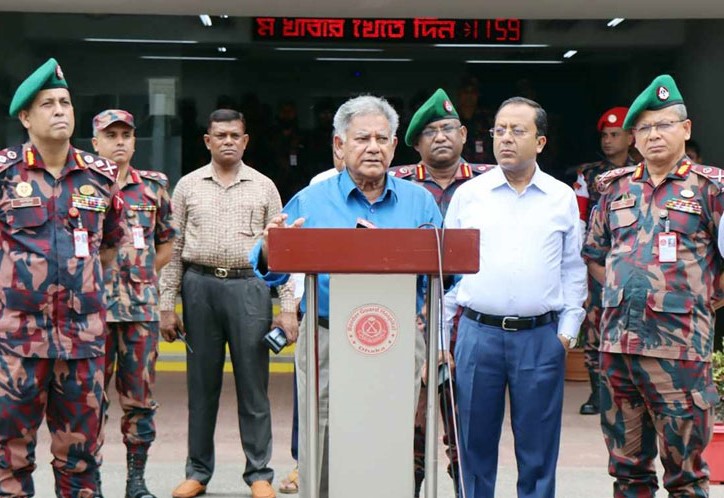 সীমান্তে বিজিবির পিঠ দেখানোর দিন শেষ: স্বরাষ্ট্র উপদেষ্টা