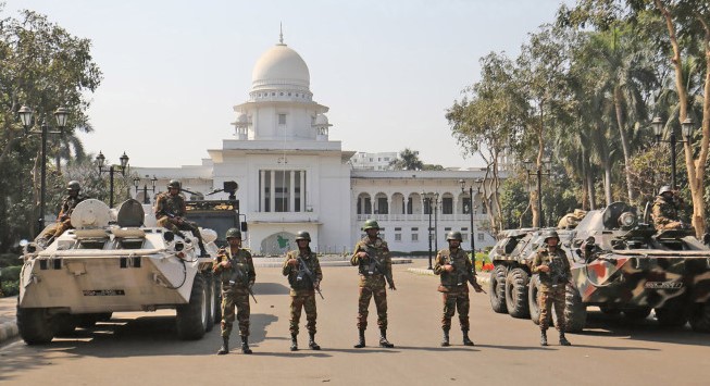 সুপ্রিম কোর্ট ঘিরে বাড়তি নিরাপত্তা