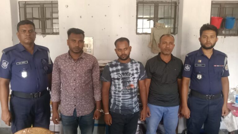 কুয়াকাটায় পর্যটককে মারধর, ৪০ হাজার টাকা ছিনতাইয়ের অভিযোগে যুবদল সভাপতিসহ গ্রেফতার-৩
