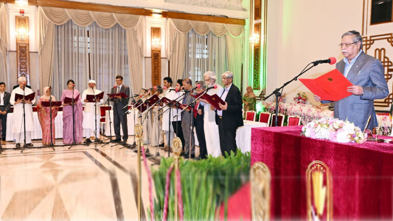 অন্তর্বর্তী সরকার পুনর্গঠন করতে আইনি প্রশ্ন