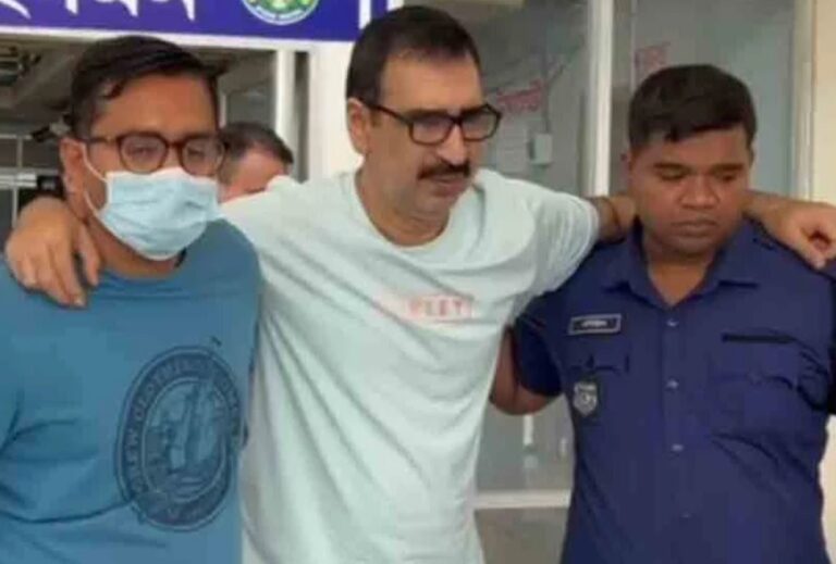 গোপালগঞ্জ জেলা আ.লীগের সম্পাদক বেনাপোল ইমিগ্রেশনে আটক