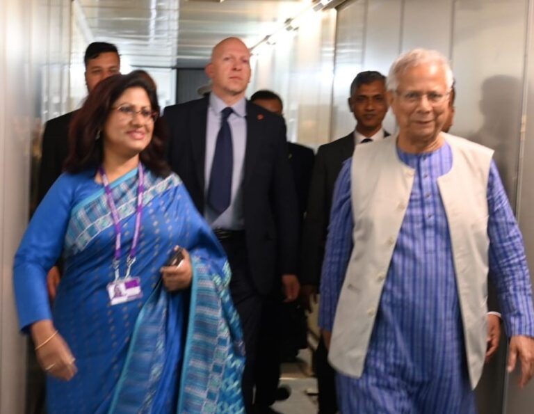 লন্ডনে প্রধান উপদেষ্টা
