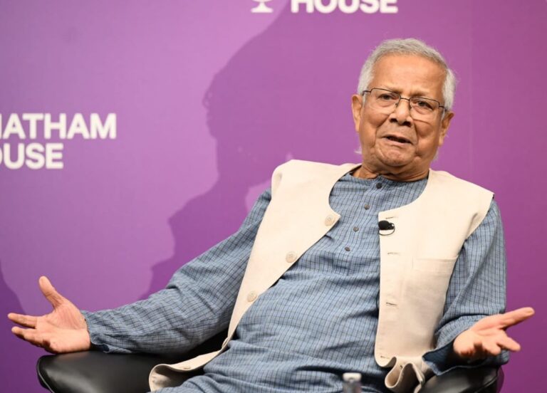 দেশের রাজনীতির সুরক্ষায় আ. লীগের কার্যক্রম নিষিদ্ধ করার সিদ্ধান্ত হয়: প্রধান উপদেষ্টা