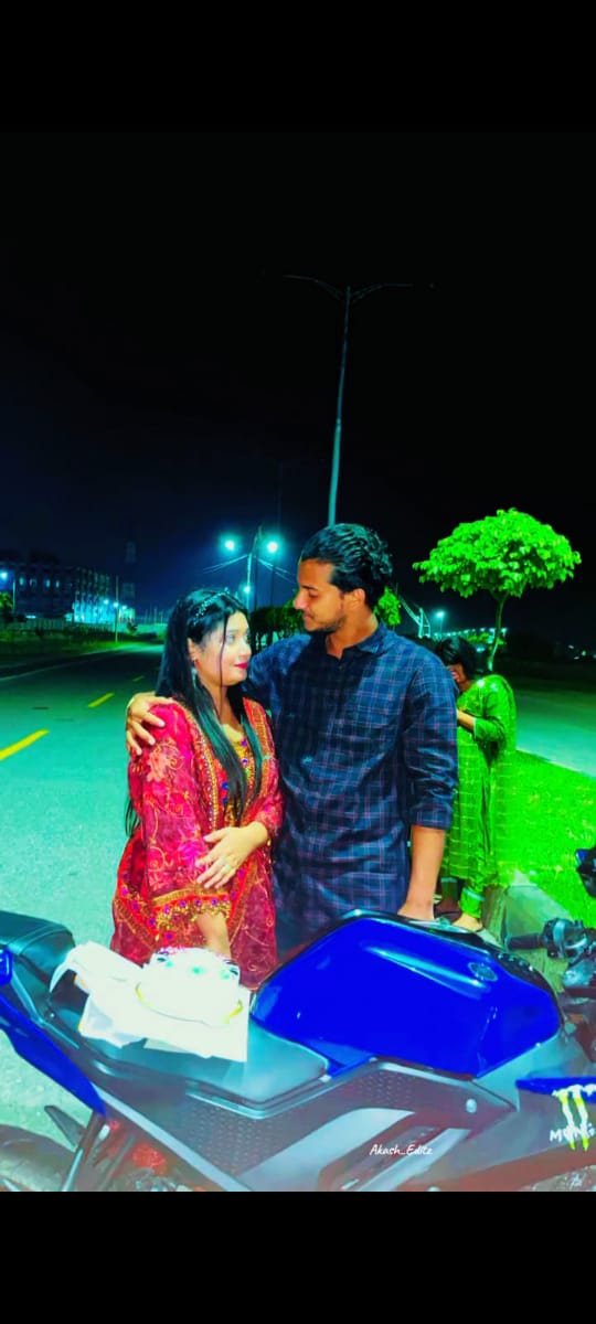 কলাপাড়ায় বিয়ের দাবিতে প্রেমিকের বাড়িতে প্রেমিকার অবস্থান