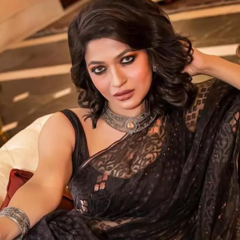 খোলামেলা পোশাক পরায় খোঁটা আজমেরী হক বাঁধনকে!