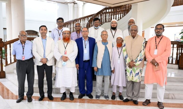 অপচেষ্টা রুখে দিতে সবাইকে ঐক্যবদ্ধ থাকার আহ্বান প্রধান উপদেষ্টার