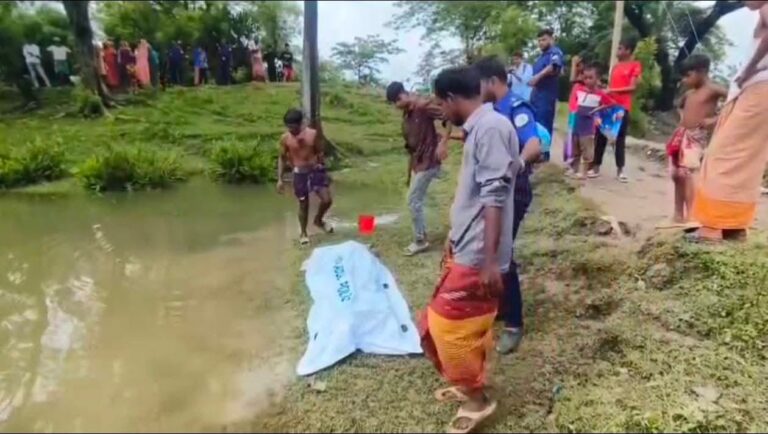 কলাপাড়ায় লেক থেকে অজ্ঞাত যুবকের লাশ উদ্ধার