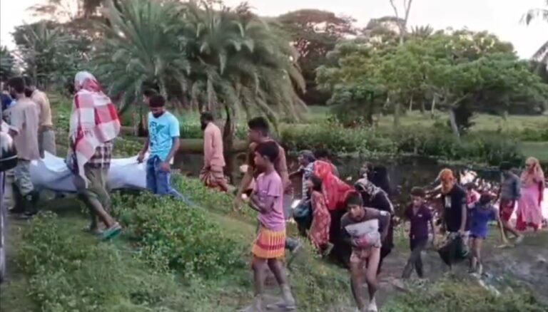 কুয়াকাটায় নিখোঁজের ২ দিন পর ঝোপ থেকে জেলের লাশ উদ্ধার