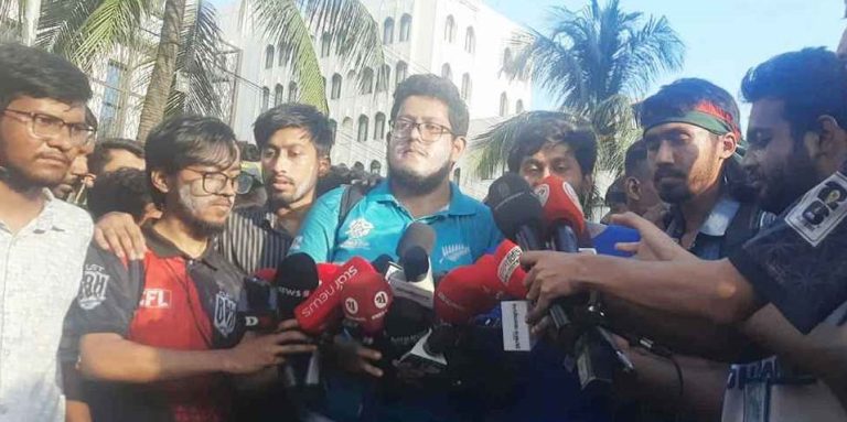 কমিটি প্রত্যাখান, ৫ দাবিতে অনড় প্রকৌশল শিক্ষার্থীরা