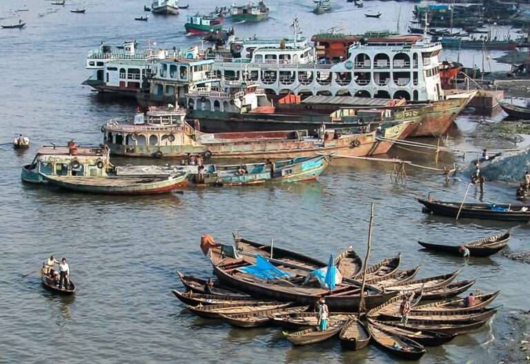 বুড়িগঙ্গায় মিলল নারী-শিশুসহ ৪ জনের লাশ
