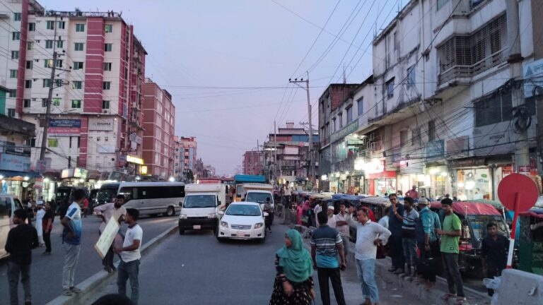 গাজীপুর ডিপ্লোমা প্রকৌশলীদের মহাসড়ক অবরোধ করে ব্লকেড কর্মসূচি