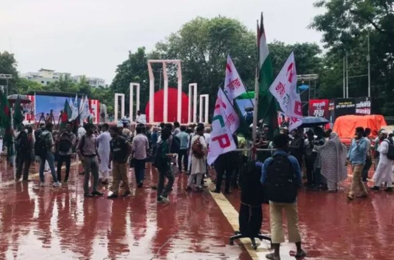 শহীদ মিনারে এনসিপির সমাবেশ, চলছে শেষ মুহূর্তের প্রস্তুতি