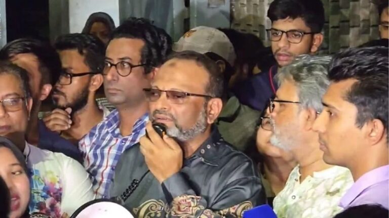 ঢাকা বিশ্ববিদ্যালয়ের হলে ছাত্ররাজনীতি নিষিদ্ধ