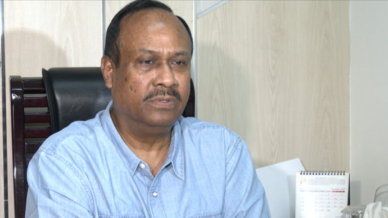 দেশবাসীর কাছে নিঃশর্ত ক্ষমা চাইলেন চুন্নু