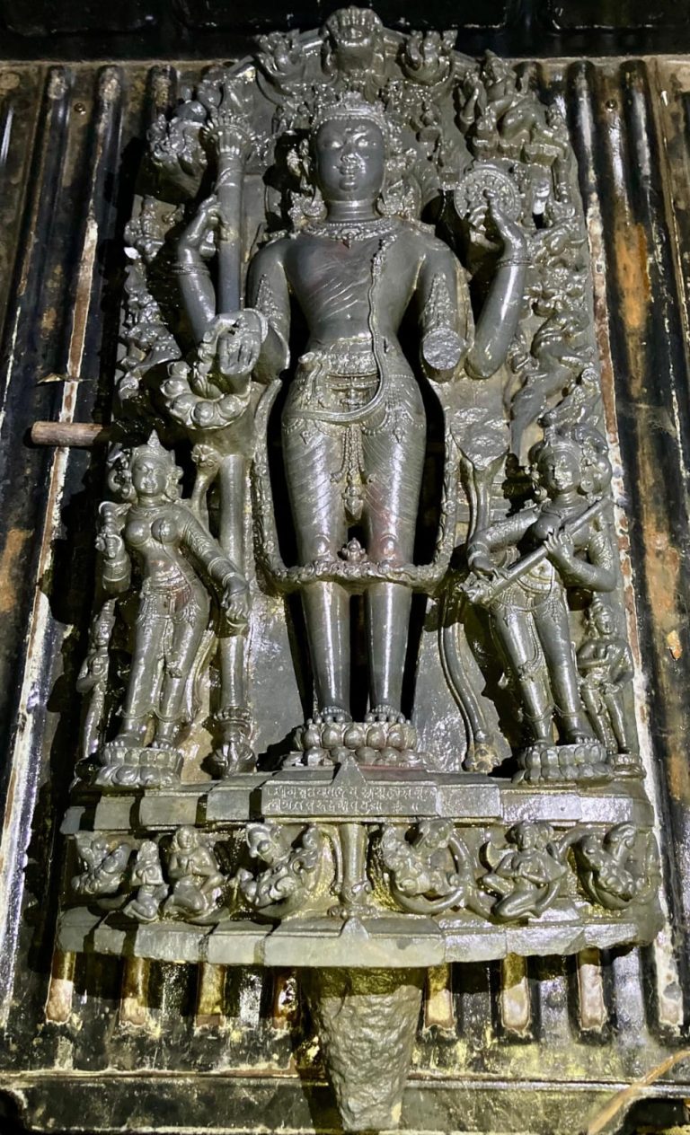 বগুড়ার শেরপুরে র‌্যাবের অভিযানে ২ কোটি টাকার কষ্টি পাথরের মূর্তিসহ গ্রেফতার ২