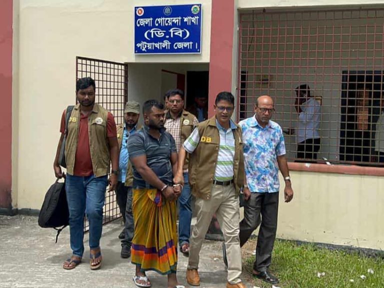 কুয়াকাটায় সাংবাদিক হত্যা চেষ্টা মামলার আসামি গ্রেপ্তার