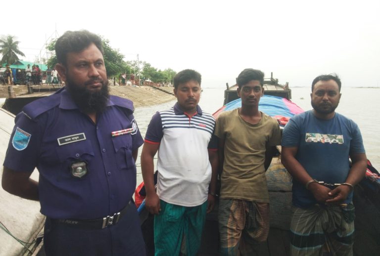 ইটনায় ১৫৮ বস্তা সরকারি চাল জব্দ, আটক ৩