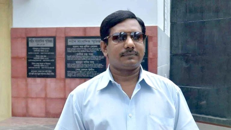 খুলনায় সেতুর নিচে সাংবাদিকের লাশ, দেহে আঘাতের চিহ্ন
