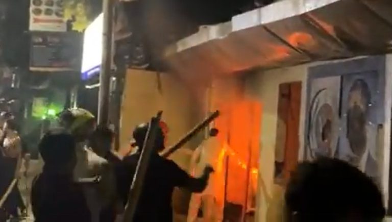 ফের জাতীয় পার্টির কেন্দ্রীয় কার্যালয়ে ভাঙচুর-আগুন