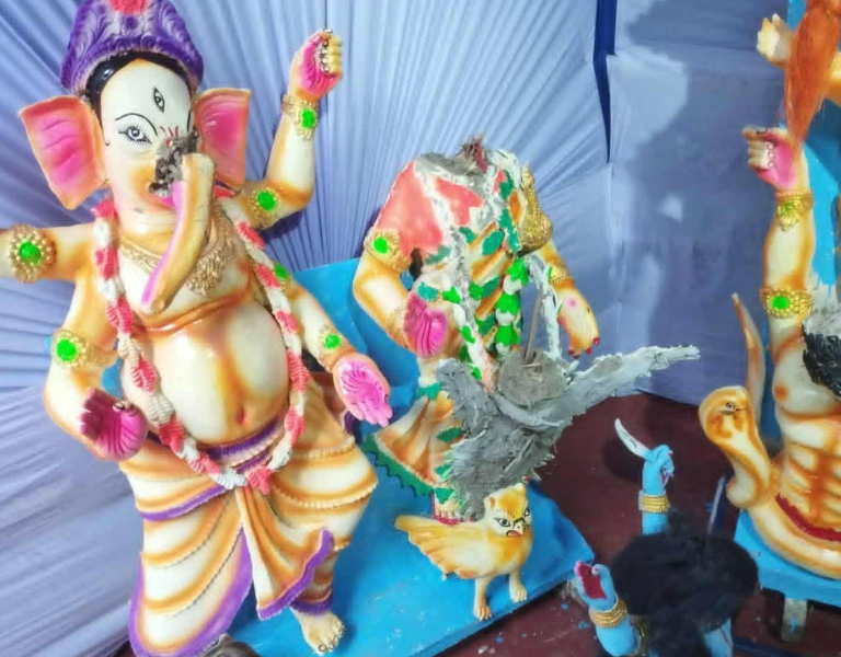 জামালপুরে দুর্গা পুজার প্রতিমা ভাংচুর