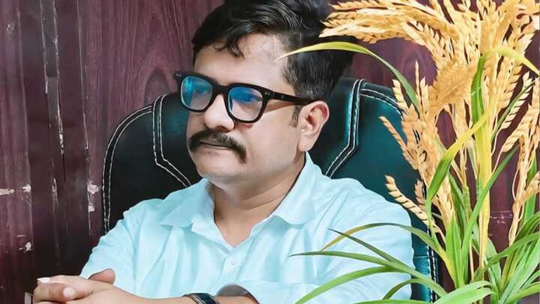 বিএনপি নেতা মুবিনের আওয়ামী লীগে যোগদান