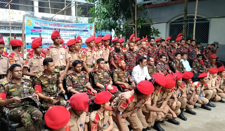 হোসেনপুর সরকারি ডিগ্রি কলেজে বিএনসিসির ফায়ার ফাইটিং প্রশিক্ষণ অনুষ্ঠিত