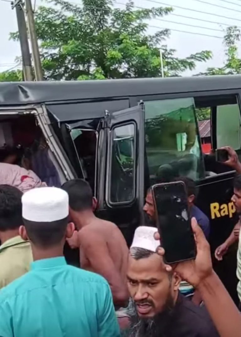 পটুয়াখালী-কুয়াকাটা মহাসড়কে বাস-র‍্যাব পিকনিক গাড়ির মুখোমুখি সংঘর্ষ: নিহত ১ শিশু, আহত ২২