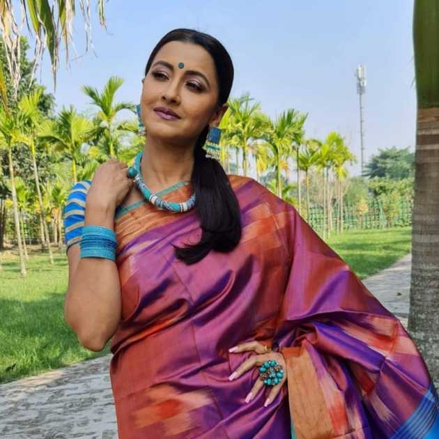 দুর্গাপুজোর উদ্বোধনের ফাঁকে নিজের লোভ সামলাতে পারলেন না রচনা