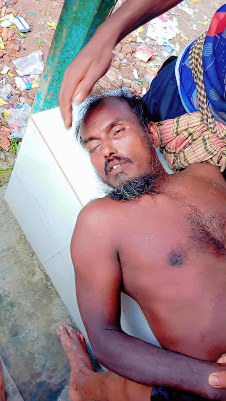 জামালপুরে গাছ চাপায় শ্রমিকের মর্মান্তিক মৃত্যু