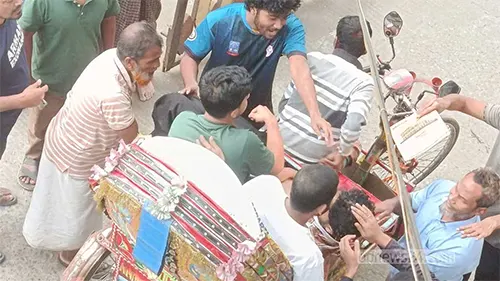 ভূমিকম্পে আতঙ্কে ঢাকা বিশ্ববিদ্যালয়ের ৪ শিক্ষার্থী আহত