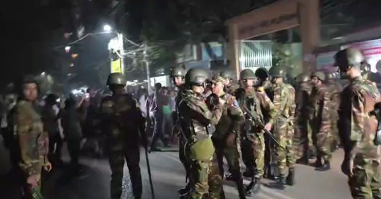 ঢাকা আলিয়া মাদ্রাসায় দুই গ্রুপের সংঘর্ষ, ৭ শিক্ষার্থী আহত