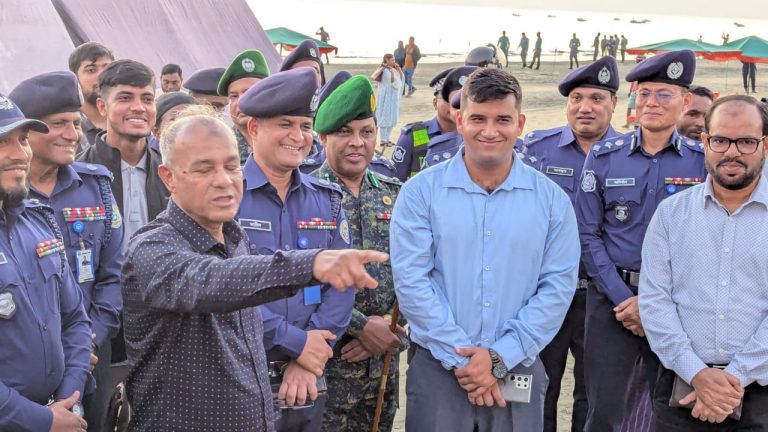 পুলিশের মনোবল আগের চেয়ে বেড়েছে: স্বরাষ্ট্র উপদেষ্টা