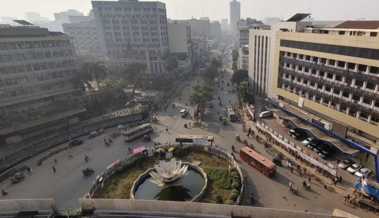 “লকডাউনের রাজনীতি: সরকারের সক্ষমতা যাচাই ও বিএনপির পর্যবেক্ষণ”